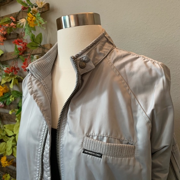 Member’s Only Classic Iconic Racerback Jacket - Picture 2 of 3